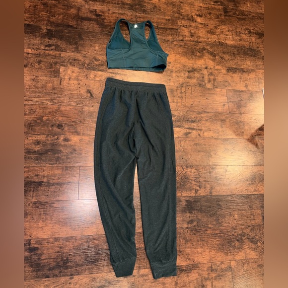 Fabletics Jogger Set - Picture 2 of 5